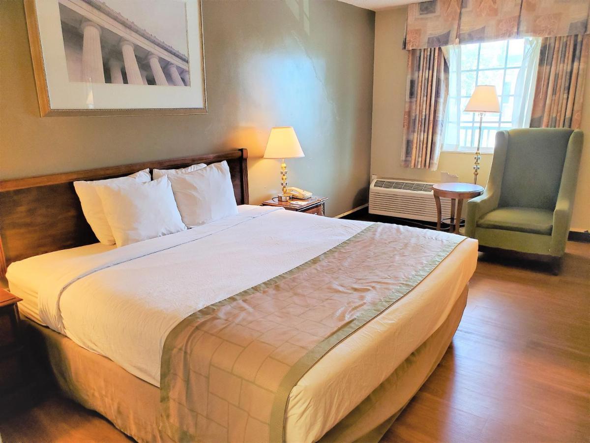 Days Inn By Wyndham Таусон Экстерьер фото